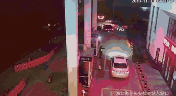 凌晨4點睡在路口、不顧孕妻強行闖卡、二進宮…